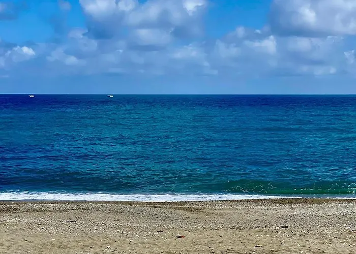 Sea And Sun - בית נופש *