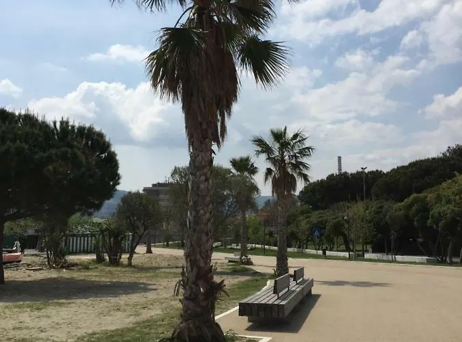 בית נופש Sea And Sun - *